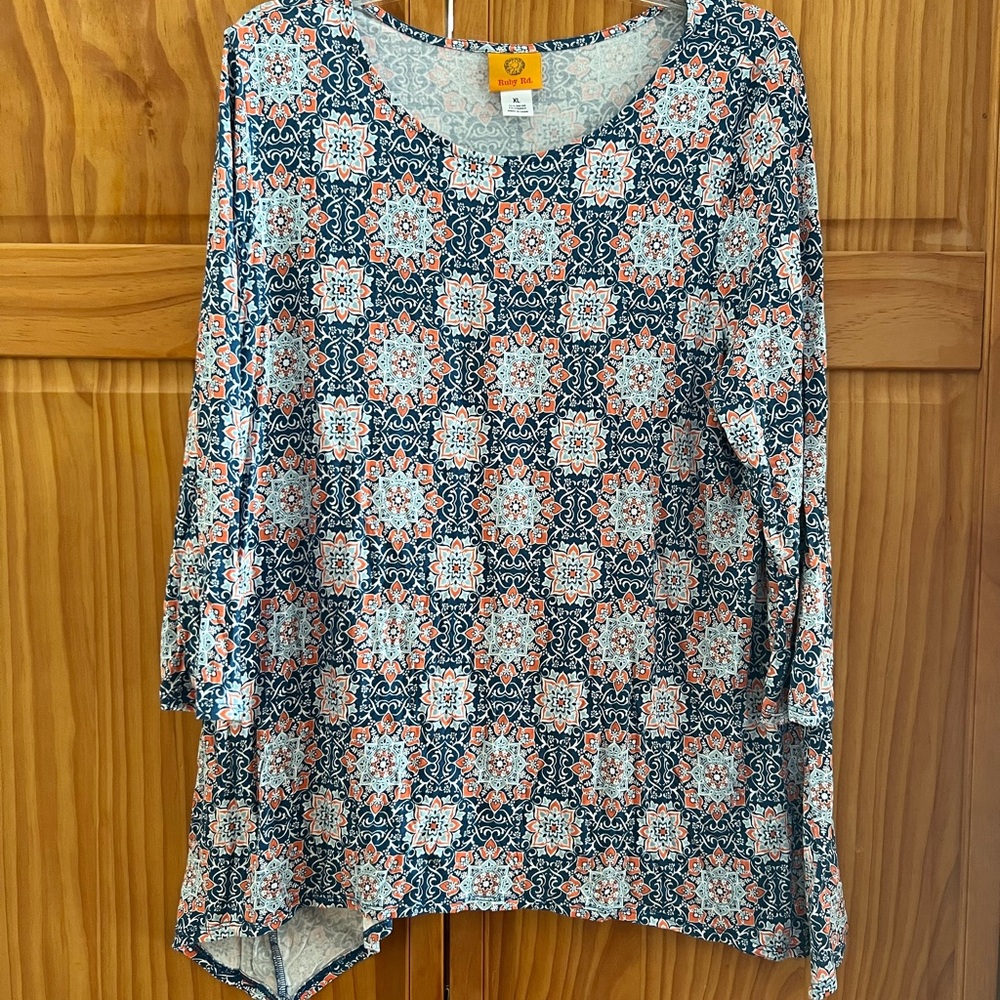 Ruby Rd. Navy & Coral Geometric Long-Sleeve Top